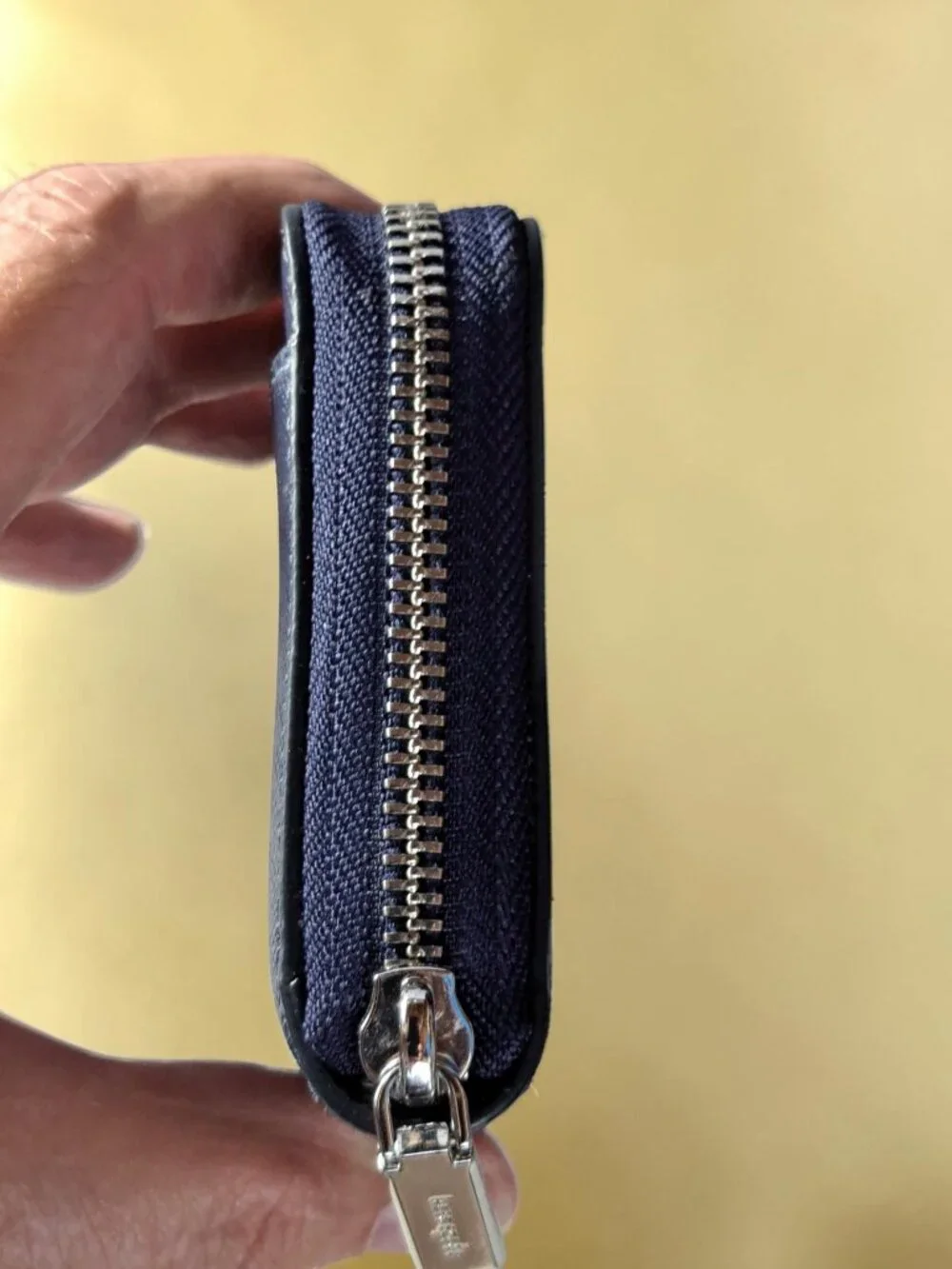 KATE SPADE Blue Long Wallet zipper closure